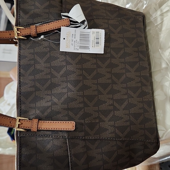 🔹️Michael Kors🔹️ JET SET EAST WEST ZIP TOP SIGNATURE TOTE ✨️🤎 - Picture 7 of 8